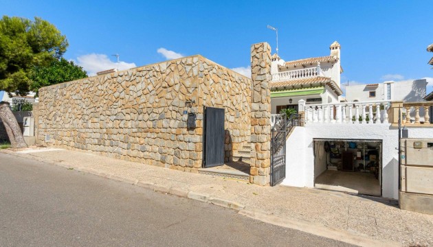 Herverkoop - Detached Villa - Orihuela Costa - La Zenia