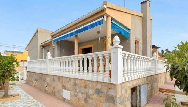 Reventa - Chalet Independiente - Torrevieja - Nueva Torrevieja - Aguas Nuevas