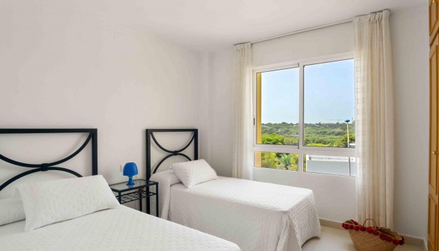 Resale - Apartment - Orihuela Costa - Campoamor