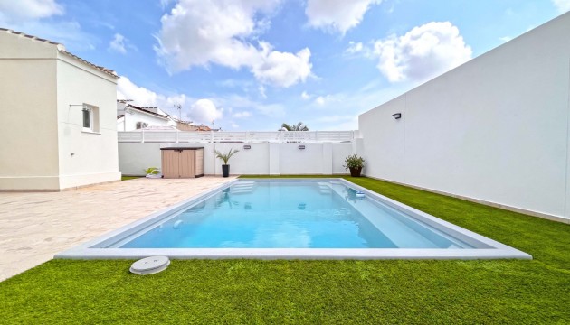 Begagnad - Fristående Villa - Torrevieja - San Luis