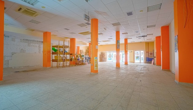 Resale - Commercial - Torrevieja