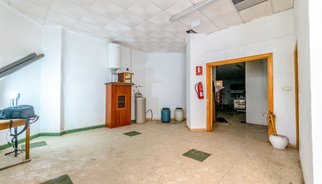 Resale - Commercial - Torrevieja