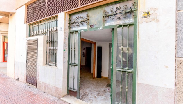 Resale - Commercial - Torrevieja