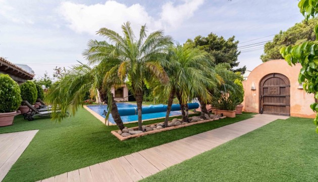 Herverkoop - Detached Villa - Torrevieja