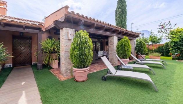 Herverkoop - Detached Villa - Torrevieja