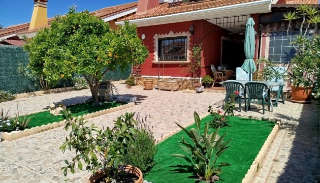 Herverkoop - Detached Villa - Guardamar del Segura - El Raso