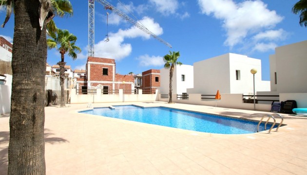 Перепродажа - отдельная вилла - Orihuela Costa - Villamartín