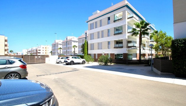 Resale - Apartment - Orihuela Costa - Villamartín