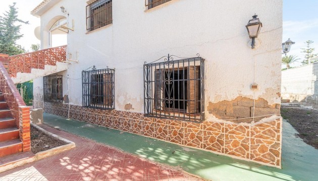 Herverkoop - Detached Villa - Orihuela Costa - Punta Prima