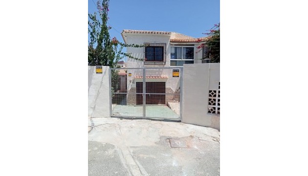 Herverkoop - Detached Villa - Orihuela Costa - Punta Prima