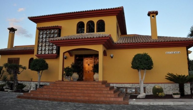 Resale - Detached Villa - Elche