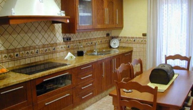 Herverkoop - Detached Villa - Elche