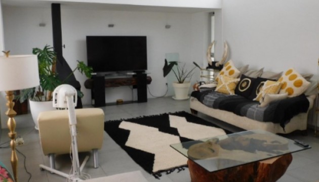 Resale - Detached Villa - Alicante