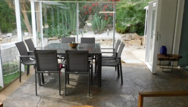 Resale - Detached Villa - Alicante