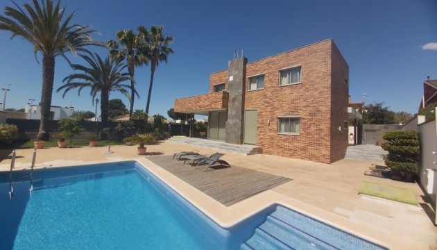 Reventa - Chalet Independiente - Orihuela Costa