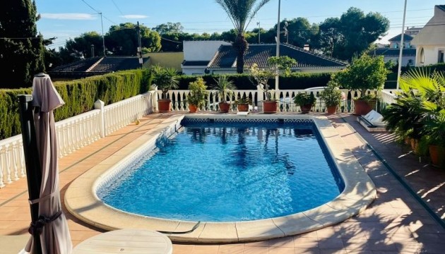 Herverkoop - Detached Villa - Torrevieja