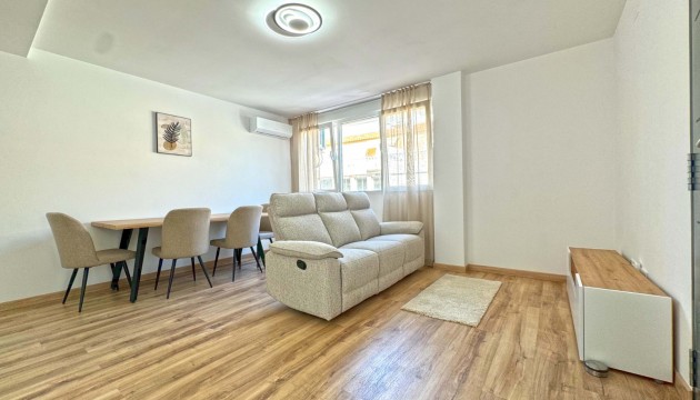 Herverkoop - Apartment - Torrevieja - Playa del Cura