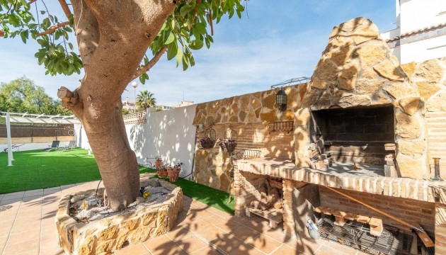 Herverkoop - Detached Villa - Orihuela Costa - Punta Prima