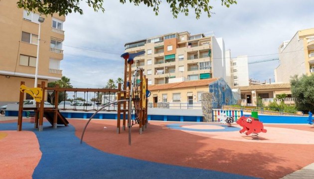 Resale - Apartment - Torrevieja - Torrelamata - La Mata