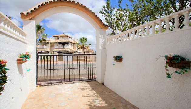 Перепродажа - отдельная вилла - Orihuela Costa - Villamartín