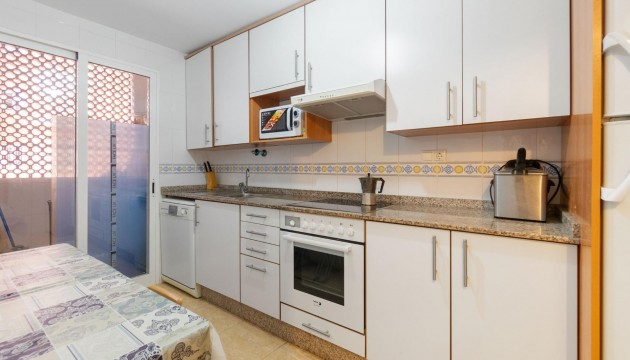 Resale - Apartment - Orihuela Costa - Campoamor