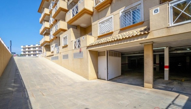 Resale - Apartment - Orihuela Costa - Cabo Roig