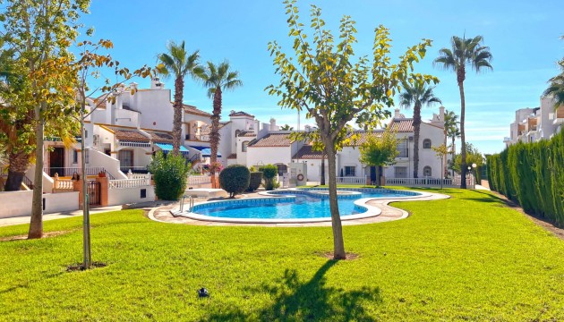 Resale - Apartment - Orihuela Costa - Los Dolses