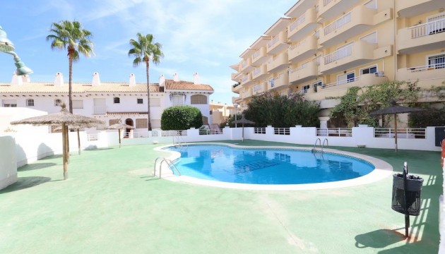 Resale - Bungalow - Orihuela Costa - Campoamor