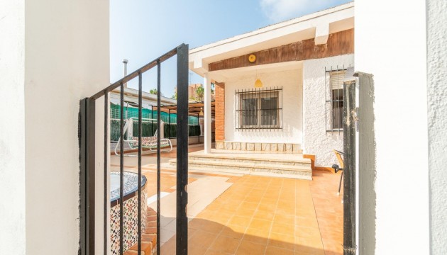 Herverkoop - Detached Villa - Torrevieja - Nueva Torrevieja - Aguas Nuevas