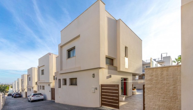 Перепродажа - отдельная вилла - Orihuela Costa - Villamartín