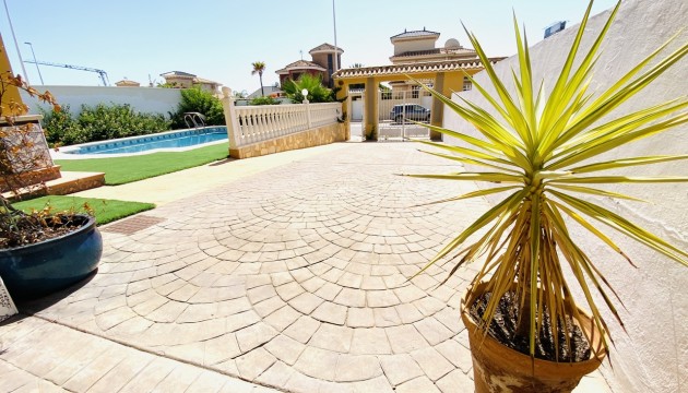 Herverkoop - Detached Villa - Orihuela Costa - La Zenia