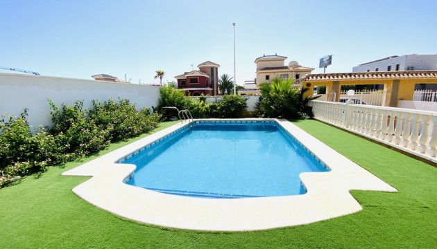 Begagnad - Fristående Villa - Orihuela Costa - Cabo Roig