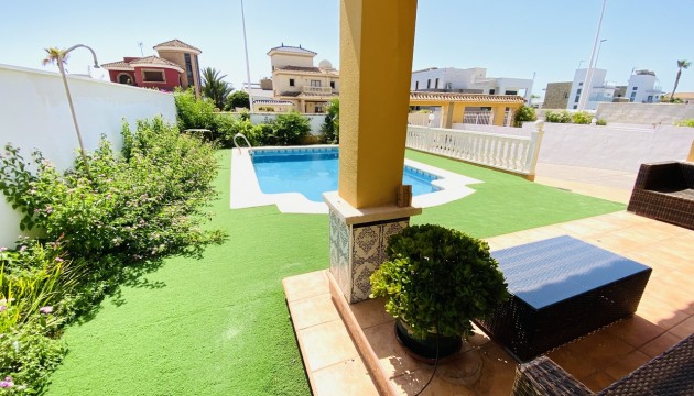 Herverkoop - Detached Villa - Orihuela Costa - La Zenia