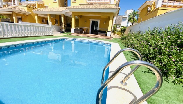 Wiederverkauf - Detached Villa - Orihuela Costa - La Zenia