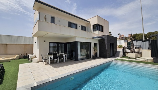 Resale - Detached Villa - Orihuela Costa - Villamartín