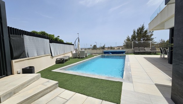 Resale - Detached Villa - Orihuela Costa - Villamartín