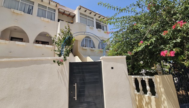 Перепродажа - Квартира - Orihuela Costa - La Zenia