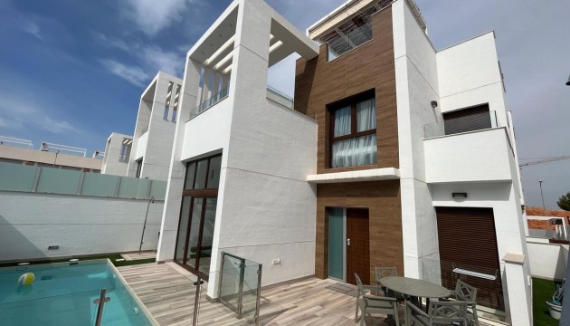 Begagnad - Fristående Villa - Torrevieja - Los Balcones - Los Altos del Edén