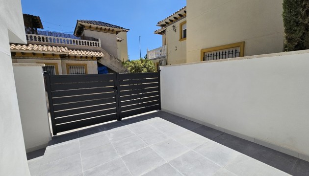 Herverkoop - Detached Villa - Orihuela Costa - La Zenia