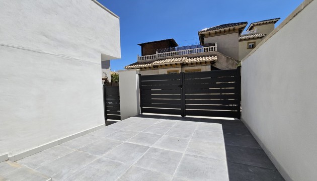 Herverkoop - Detached Villa - Orihuela Costa - La Zenia