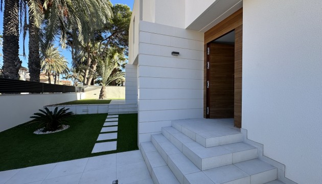 Herverkoop - Detached Villa - Orihuela Costa - La Zenia