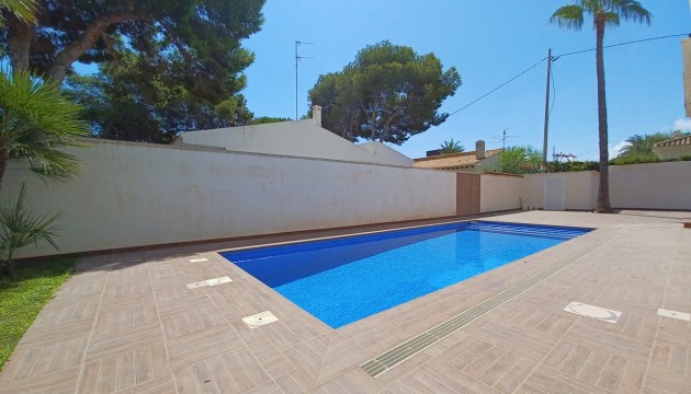 Перепродажа - отдельная вилла - Orihuela Costa - Cabo Roig