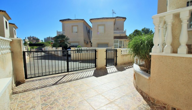 Herverkoop - Detached Villa - Orihuela Costa - Playa Flamenca