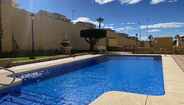 Resale - Apartment - Orihuela Costa - Villamartín