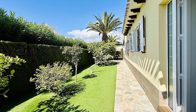 Resale - Detached Villa - Orihuela Costa - Cabo Roig