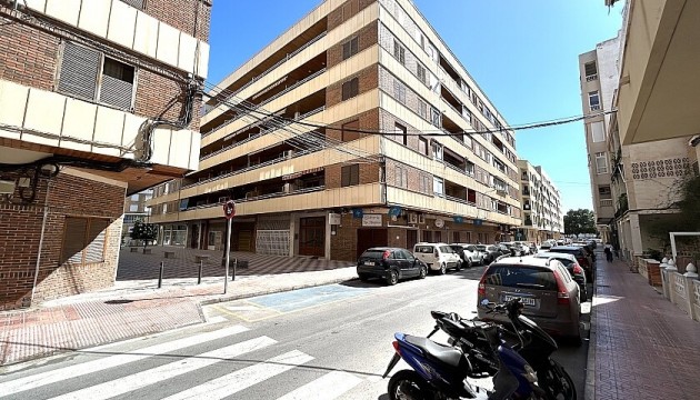 Resale - Apartment - Torrevieja - El Acequión - Los Náufragos