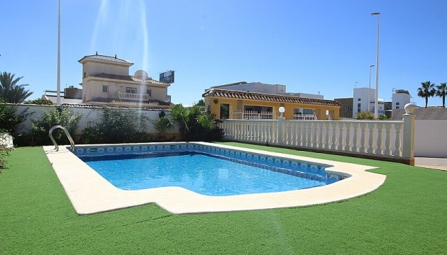 Resale - Detached Villa - Orihuela Costa - La Zenia