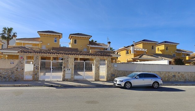 Resale - Detached Villa - Orihuela Costa - La Zenia