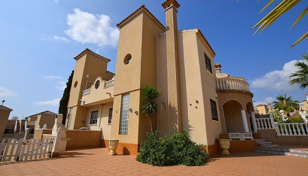 Перепродажа - Полуотдельная вилла - Orihuela Costa - Villamartín