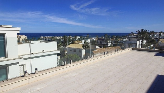 Herverkoop - Detached Villa - Orihuela Costa - La Zenia